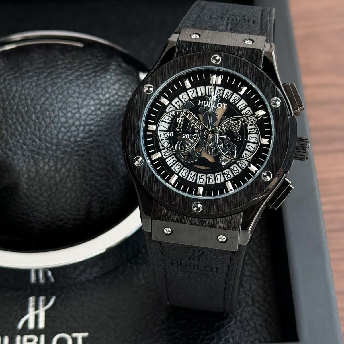 Hub_lot Big Bang Men's Black Leather Skeleton Chronograph Copper-Tone Watch