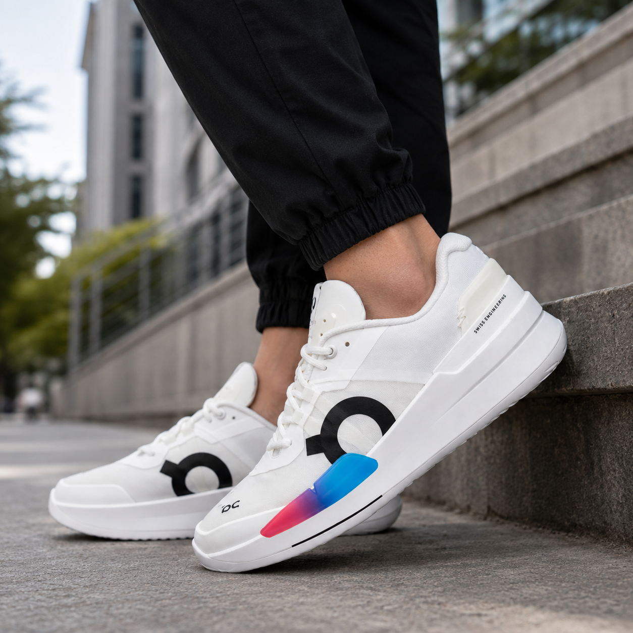 On THE RO_GER Pro 2 White / Malibu