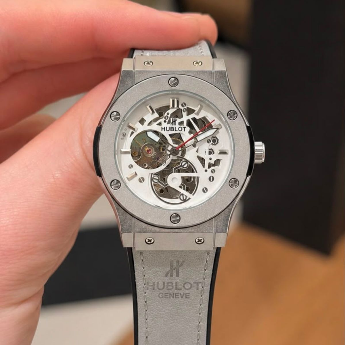 Hub_lot Big Bang Men's Silver Skeleton Dial Grey Leather Strap Watch