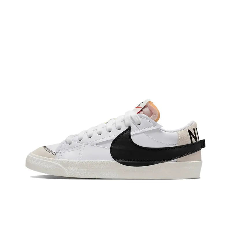 Nik_e Blazer Low-Top Skateboard White Black