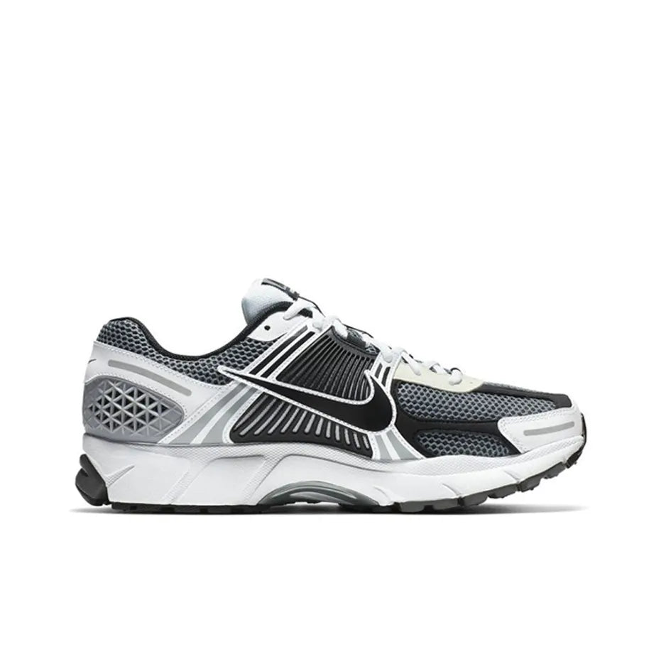 Ni_ke Zoom Vomero 5 SE Sp Dark Grey Black White