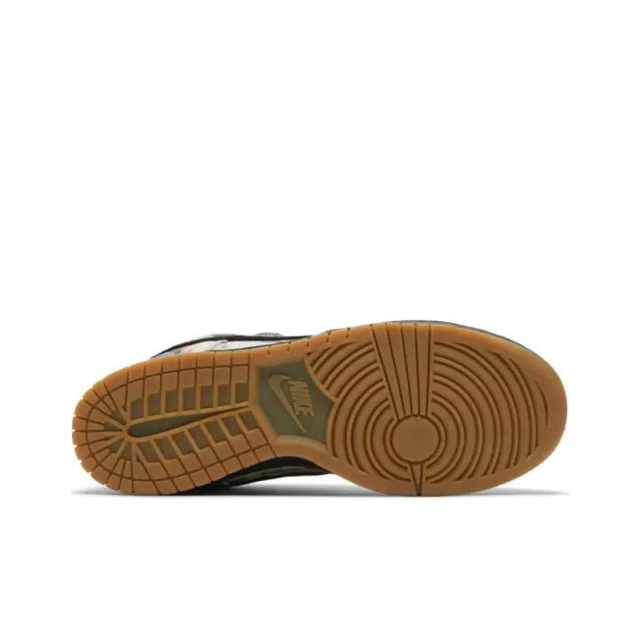 Ni_ke x Sup_reme SB Dunk Low QS Lamel J Black