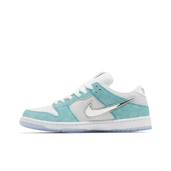 Ni_ke SB Dunk Low Aqua White Sneakers