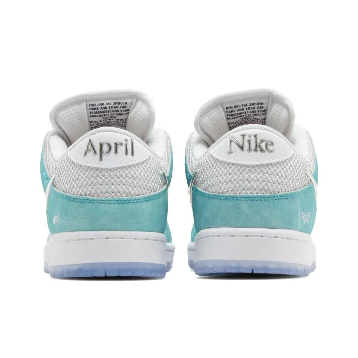 Ni_ke SB Dunk Low Aqua White Sneakers