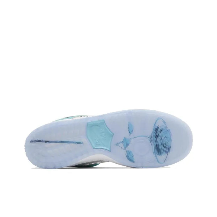 Ni_ke SB Dunk Low Aqua White Sneakers
