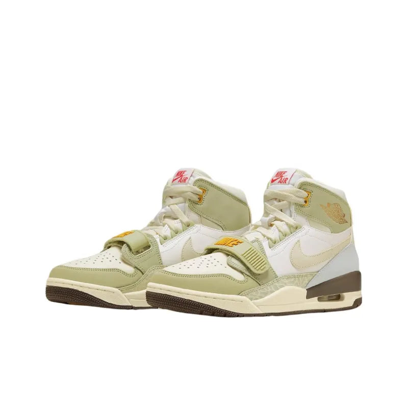 The Jor_dan Legacy 312 CNY "Year of the Rabbit" leather high-top vintage basketball shoe features versatile cushioning, anti-slip, and abrasion resistance. Men's White Green