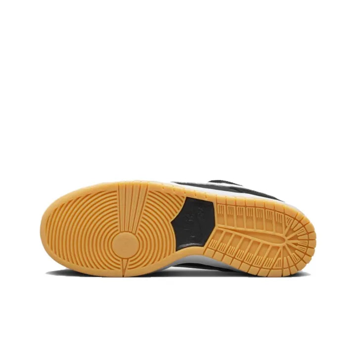 Ni_ke SB Dunk Low Black Gum Sneakers