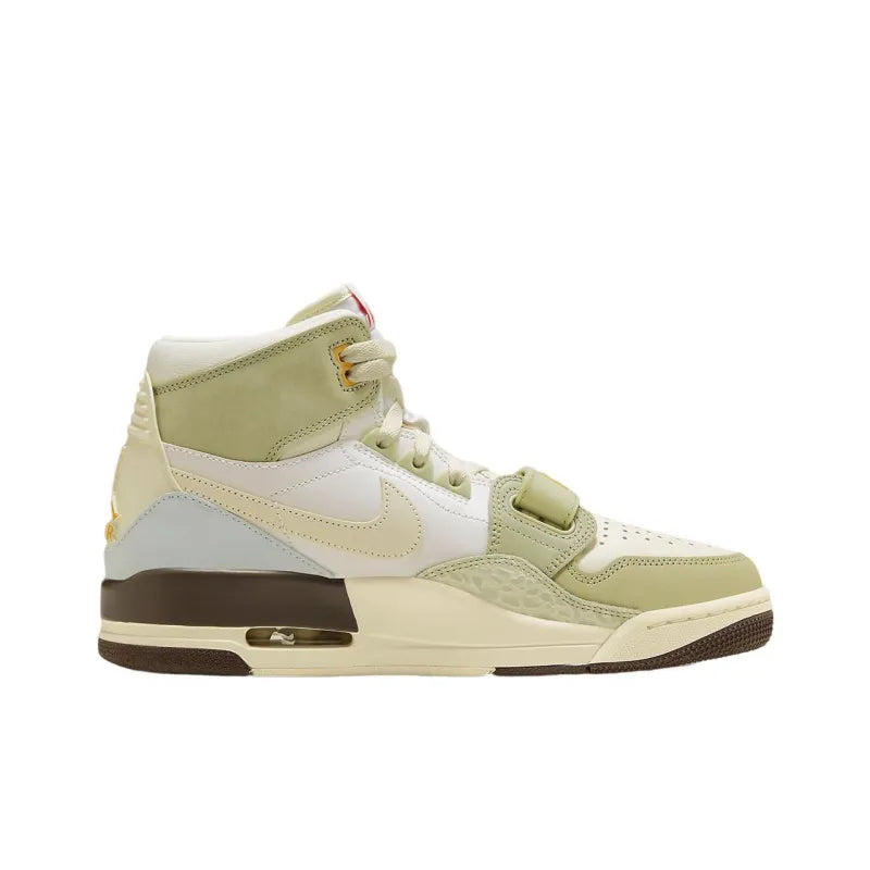 The Jor_dan Legacy 312 CNY "Year of the Rabbit" leather high-top vintage basketball shoe features versatile cushioning, anti-slip, and abrasion resistance. Men's White Green