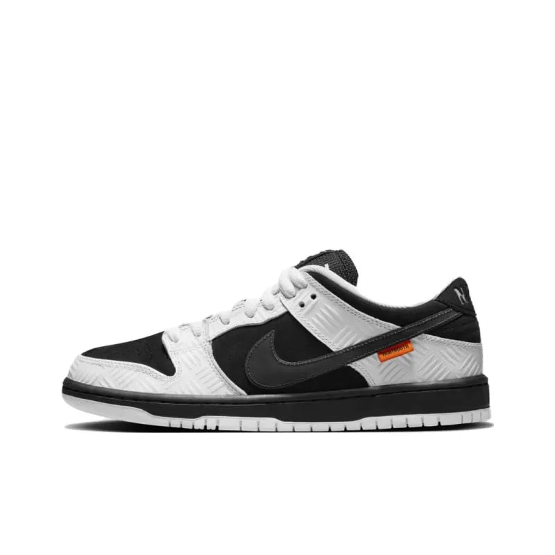 Nik_e x Tight Booth Sb Dunk Low Pro Black and White