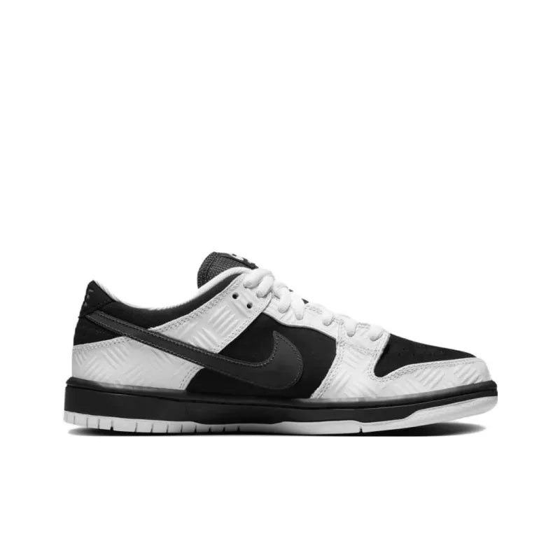 Nik_e x Tight Booth Sb Dunk Low Pro Black and White