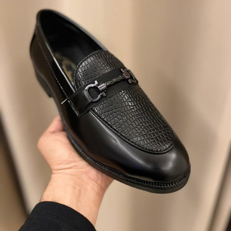 Pre_mium Black Croc-Texture Formal Loafers for Men