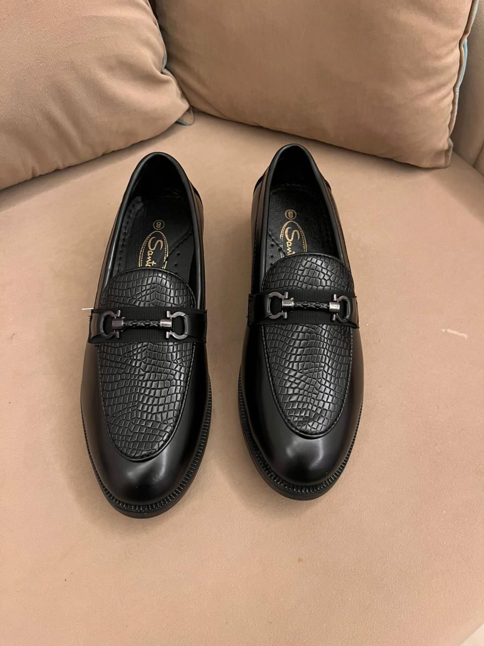 Pre_mium Black Croc-Texture Formal Loafers for Men