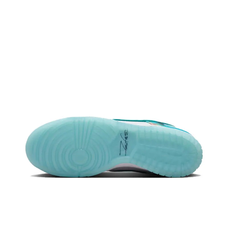 Nik_e x Futura Laboratory Sb Dunk Low Og Qs White and Geode Teal
